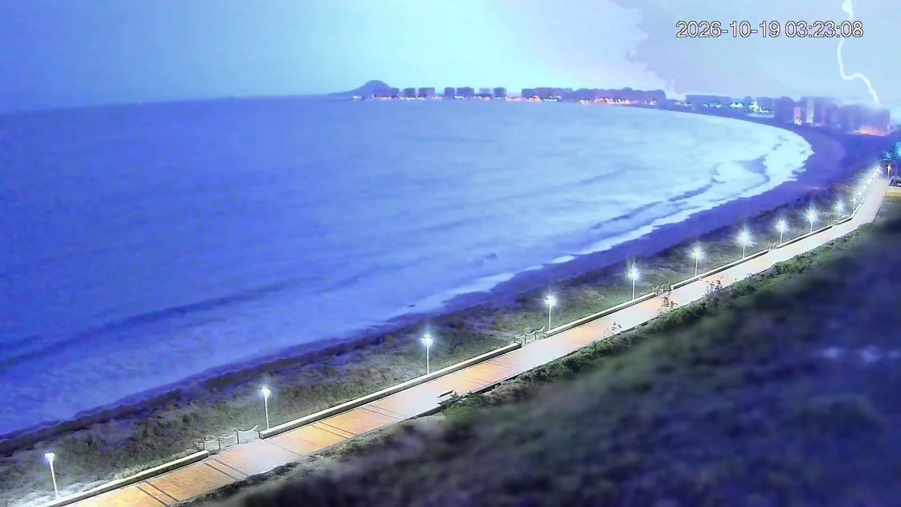 Relámpagos sobre el Mediterráneo · Mar Mediterráneo, La Manga del Mar Menor, noche del 18 al 19 de octubre de 2026